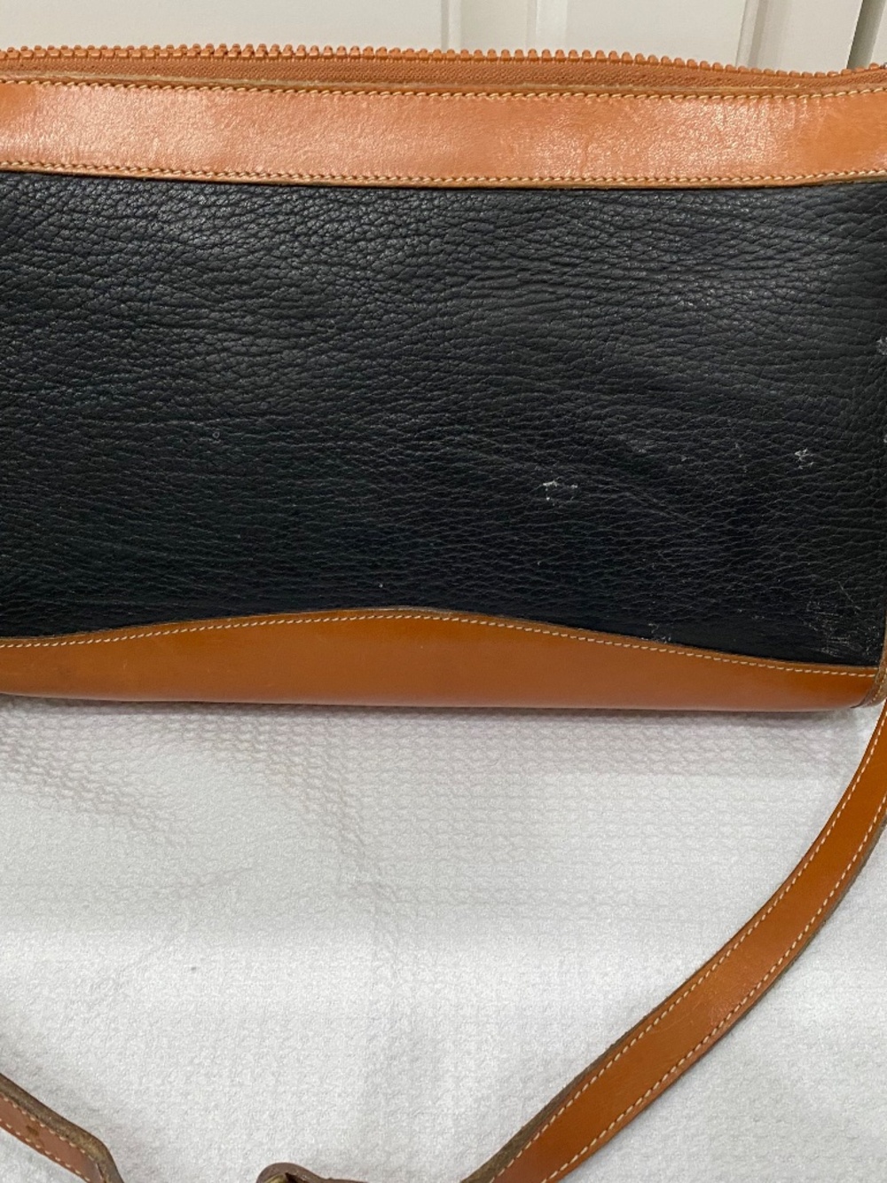 Dooney & Bourke vintage shoulder crossbody bag - Picture 3 of 6